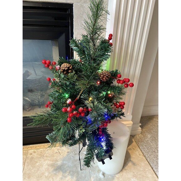 Set of 2 22” Outdoor Pathway Christmas Trees, Battery Operated Pre-Lit Holida - Picture 8 of 12